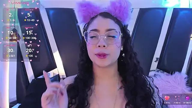 antonelllepiercee on StripChat