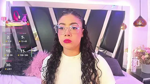 antonelllepiercee on StripChat