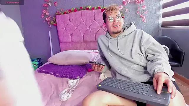 April_Nick299 on StripChat