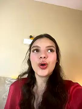 AriaHeavenss on StripChat