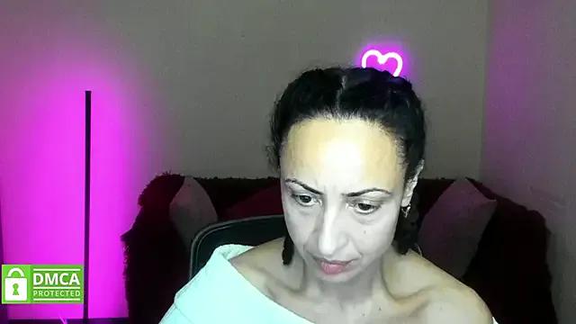 Arianasweety23 on StripChat