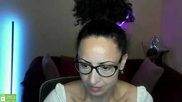 Arianasweety23 on StripChat