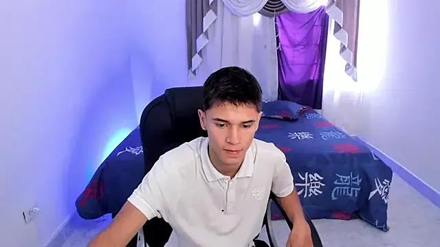 Aron_Boyy on StripChat