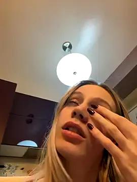 Baby_Eva23 on StripChat