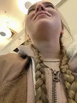 Freechat bambi_lu on StripChat