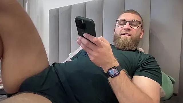 Bear_bear_ on StripChat