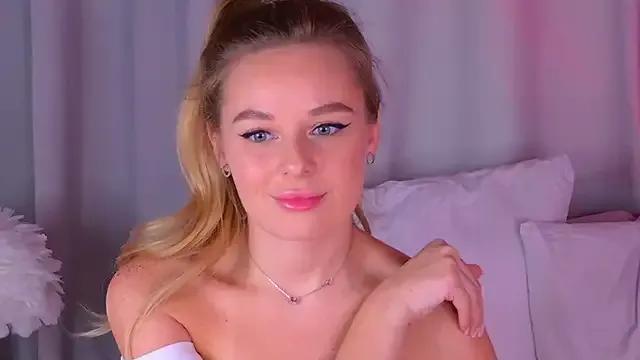 BeatriceEsmont on StripChat