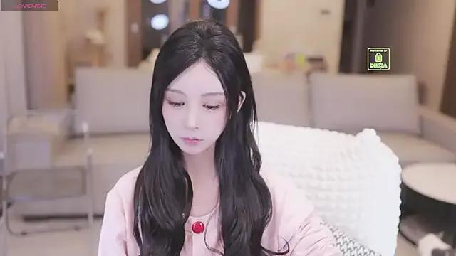 Bella-999 on StripChat