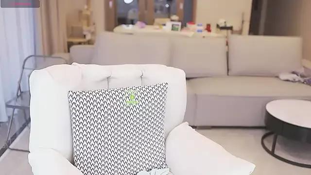 Bella-999 on StripChat