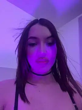 Bella-taylorr — Eye contact and seduction