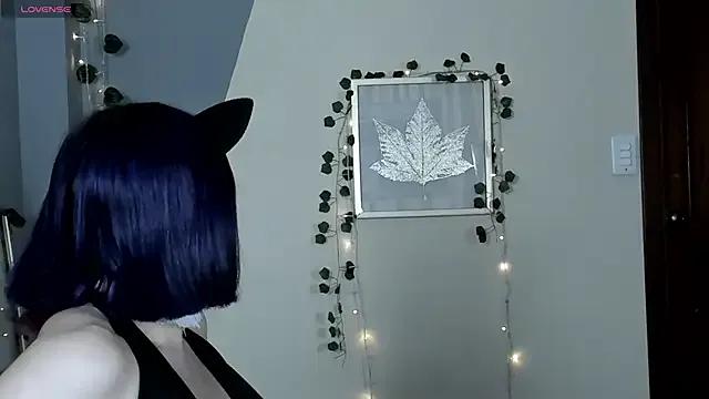 StripChat BlueBerry____ is Freechat BlueBerry____ — show tongue with milk