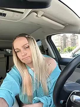 Bondgirl_013 on StripChat