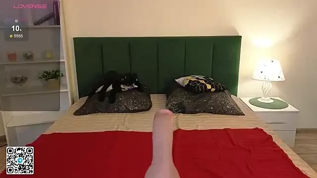 Bonnie_White — Deepthroat hard + Toy control 3 min