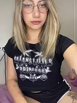 Branquinha_12 on StripChat