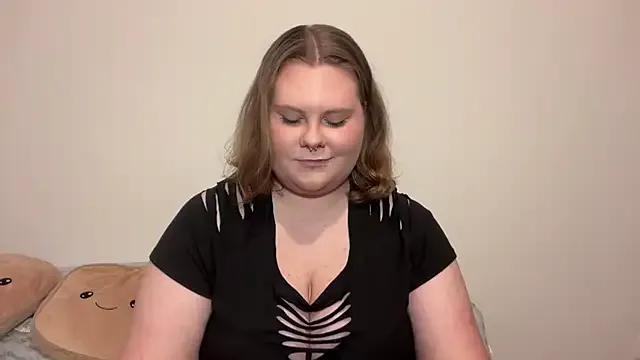 BriannaFlirty on StripChat