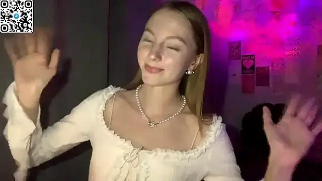 BrightAnnie on StripChat