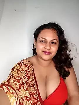 bumblebeegirl on StripChat