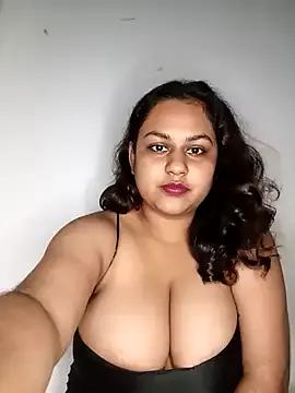 bumblebeegirl on StripChat