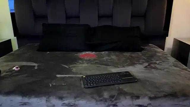 Calipso_Parisi on StripChat