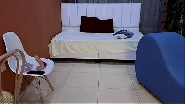 camil_milfdream on StripChat