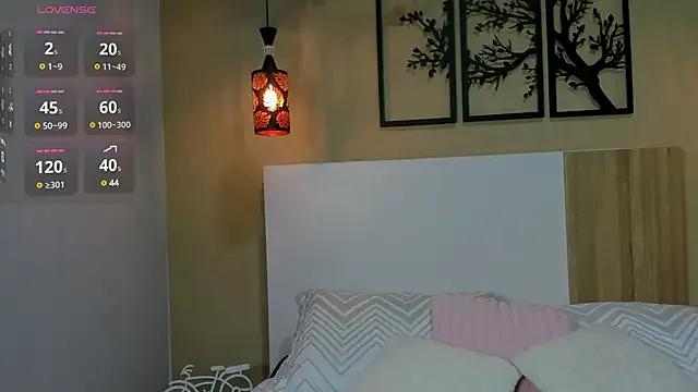 Camila_Bustamante on StripChat