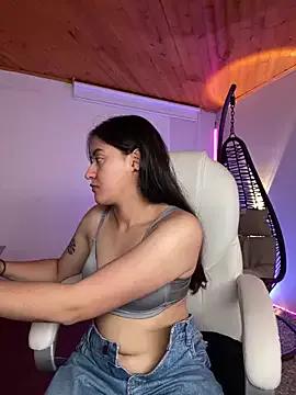 Camila_pinkk on StripChat