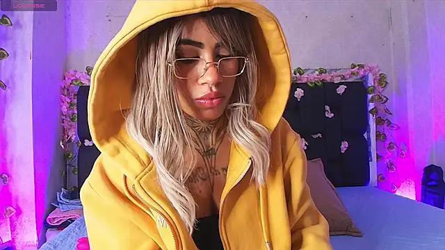 canela_oss on StripChat