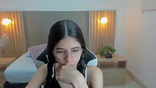 carlina_15 on StripChat