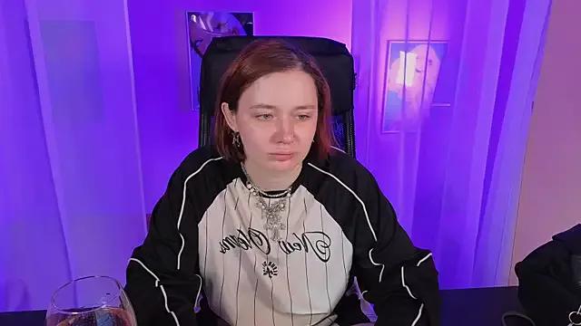 carolina_elf on StripChat