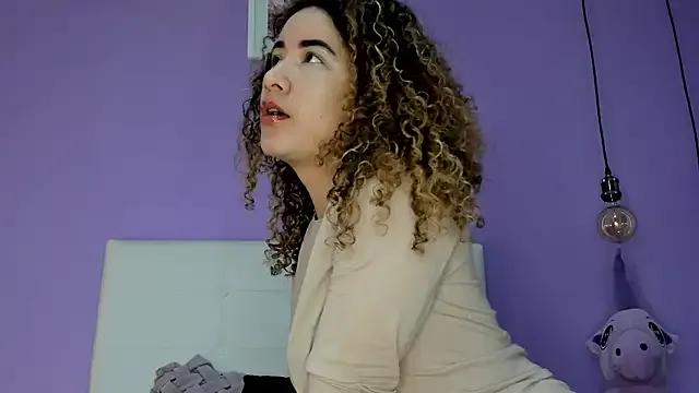 Charlotte11-11 on StripChat