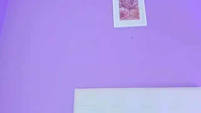 Charlotte11-11 — Joke with my tits without remover