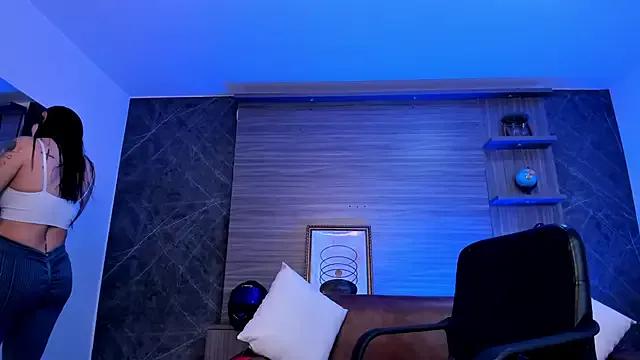 Freechat charlottewhitte on StripChat