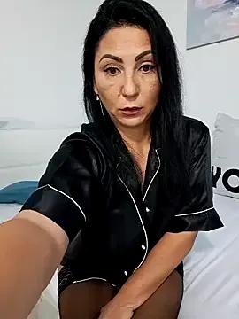 Freechat charrlote_love on StripChat