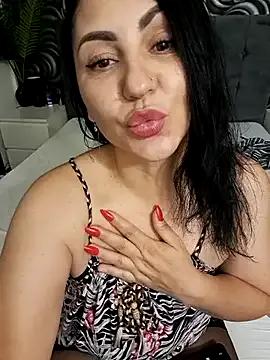 Freechat charrlote_love on StripChat