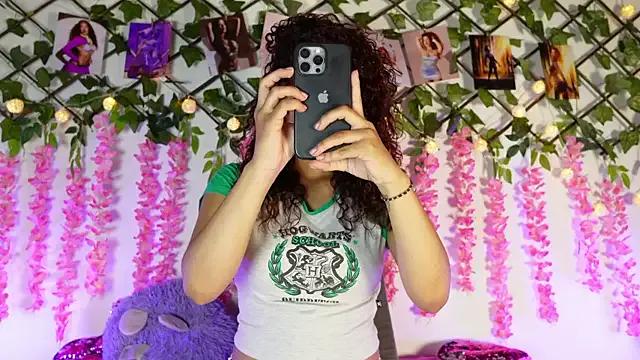 collins_Daph on StripChat