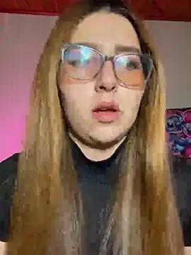 CoraVibes on StripChat