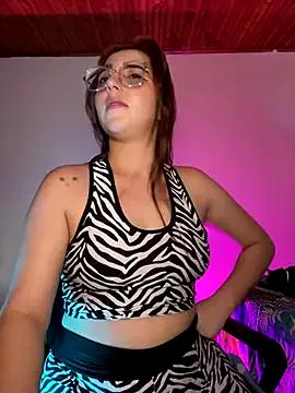 CoraVibes on StripChat