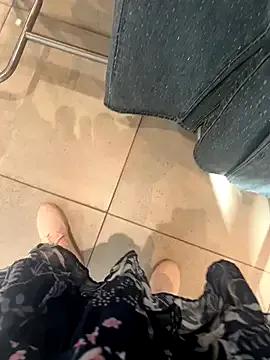 Freechat CrazzyChicks on StripChat