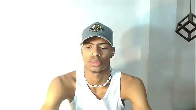 criss_zuri on StripChat