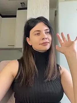 CurlyLara on StripChat