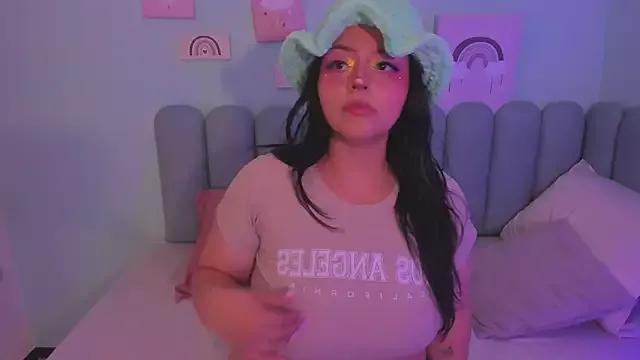 curvy_rousi on StripChat