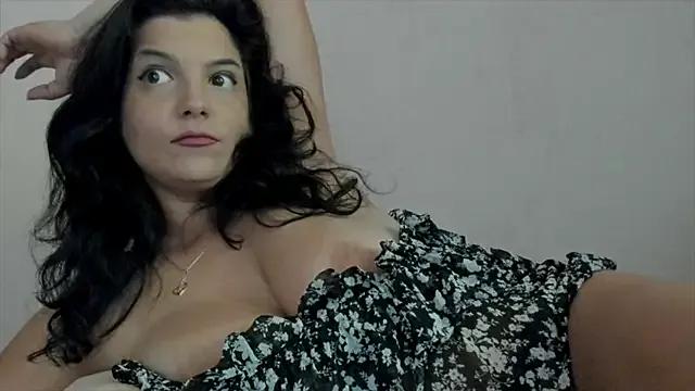 curvyana69 on StripChat