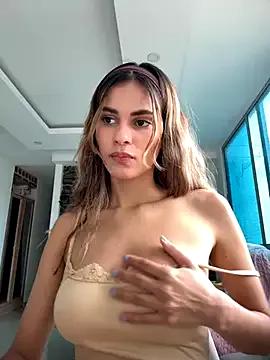 cuteluci_ on StripChat