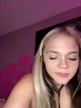Cutiepiespanks on StripChat