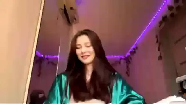 CutieSlim — show leg)