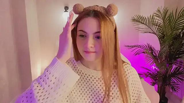 Daniela_Saules — take off my top for an hour!