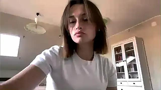 DarlineBrustera on StripChat