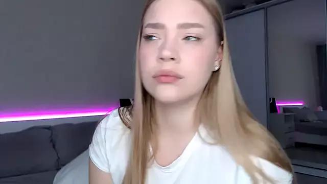 DIANAxxxDIAMOND on StripChat