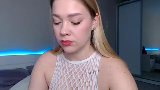 DIANAxxxDIAMOND on StripChat