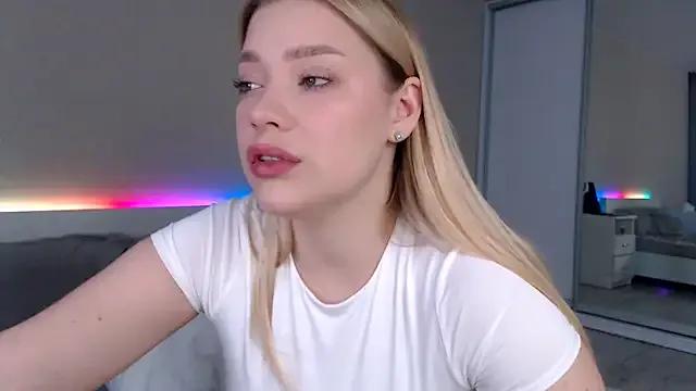 DIANAxxxDIAMOND on StripChat